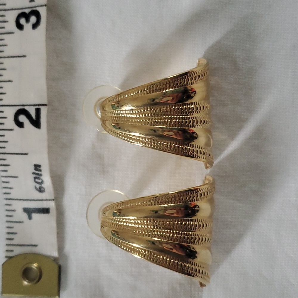 Vintage 90s gold earrings posted